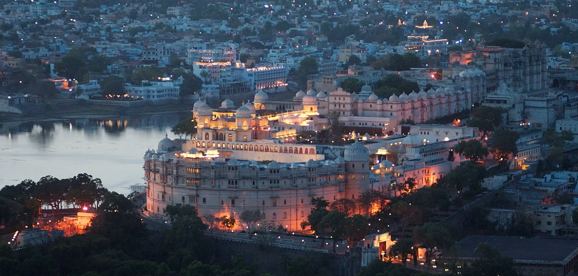 Chasing Sunsets in Udaipur: Palaces, Lakes, and Quiet Corners