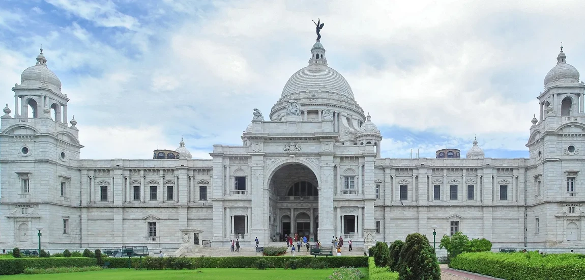 How to Spend a Perfect Day in Kolkata: Culture, Coffee & Colonial Charm