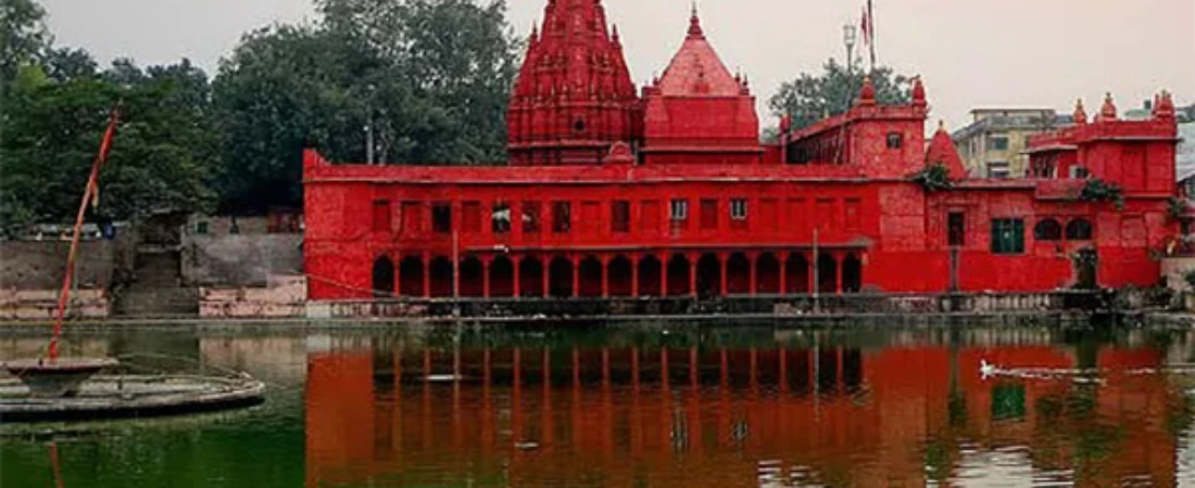 Exploring the Magic of Varanasi: Ghats, Temples, and Timeless Charm