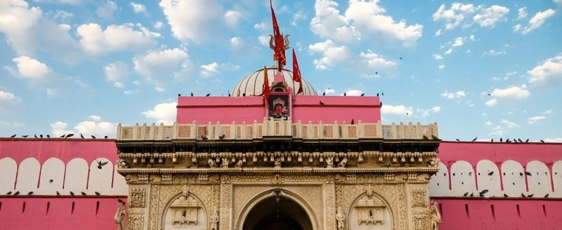 Chasing Sunsets in Udaipur: Palaces, Lakes, and Quiet Corners