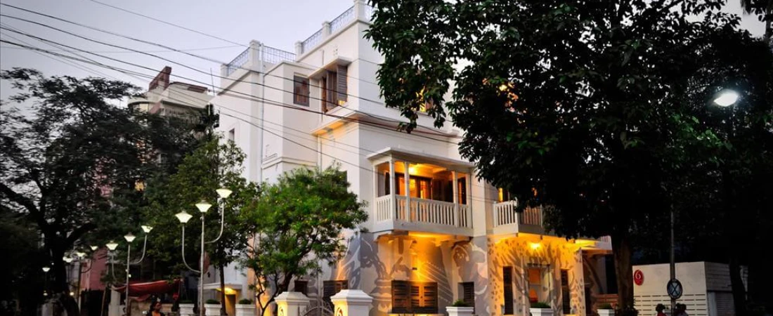 How to Spend a Perfect Day in Kolkata: Culture, Coffee & Colonial Charm