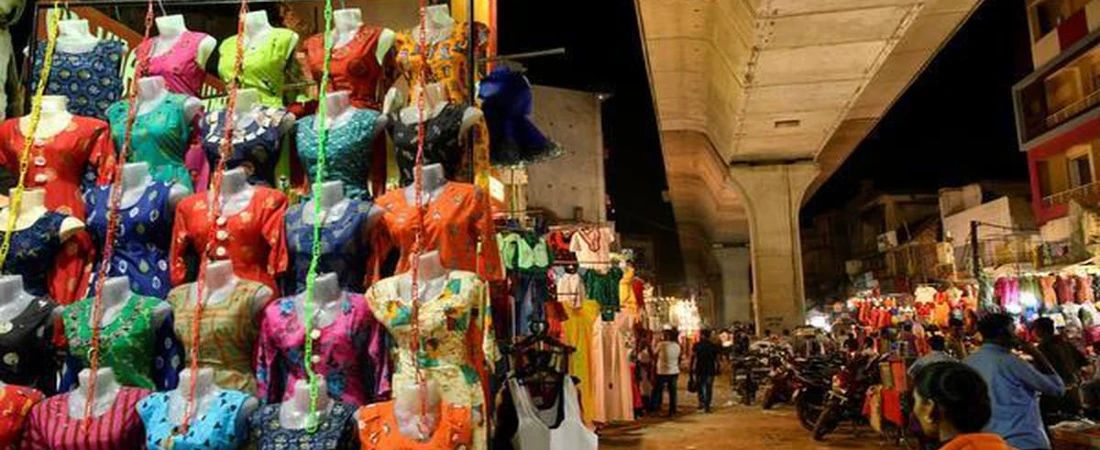 Hidden Gems of Hyderabad: Biryani, Bazaars, and History