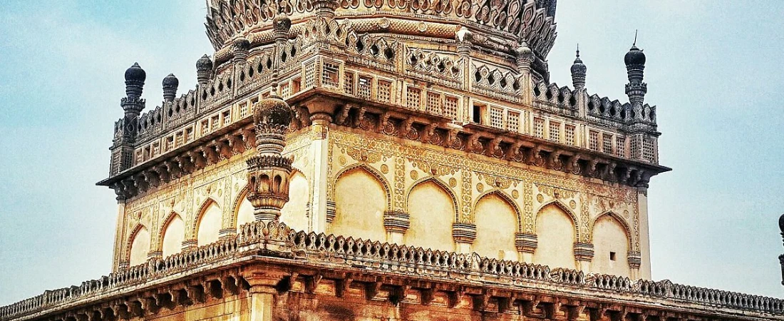 Hidden Gems of Hyderabad: Biryani, Bazaars, and History