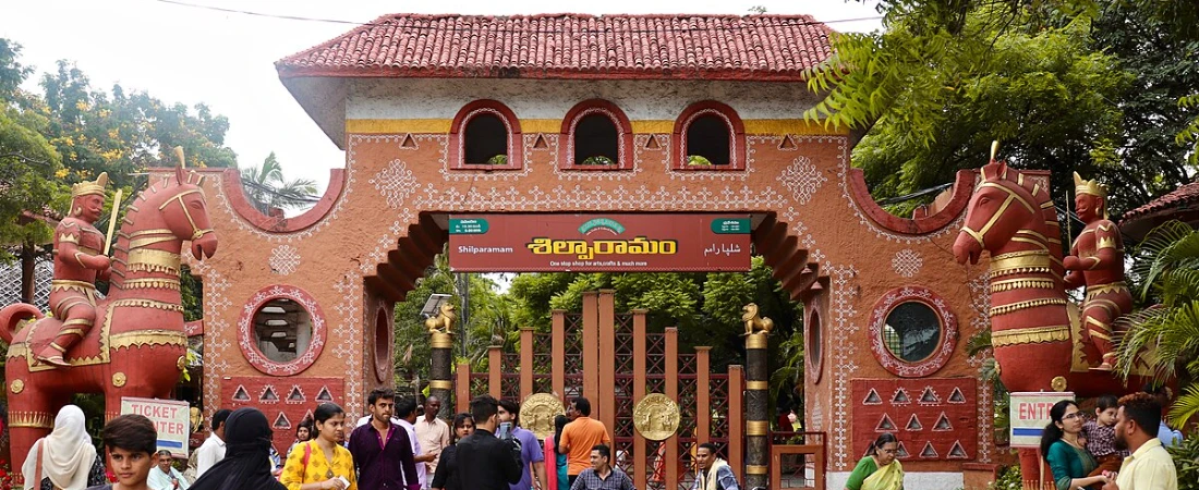 Hidden Gems of Hyderabad: Biryani, Bazaars, and History