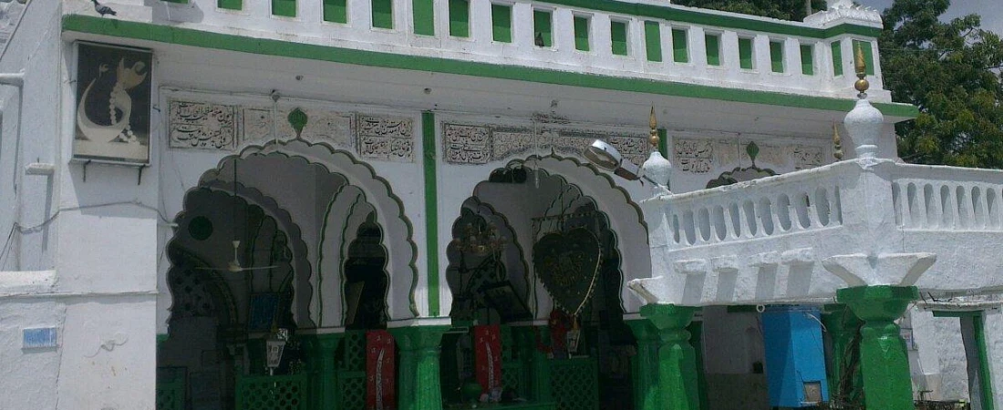 Hidden Gems of Hyderabad: Biryani, Bazaars, and History